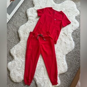 Figs Medium Red Scrub Set